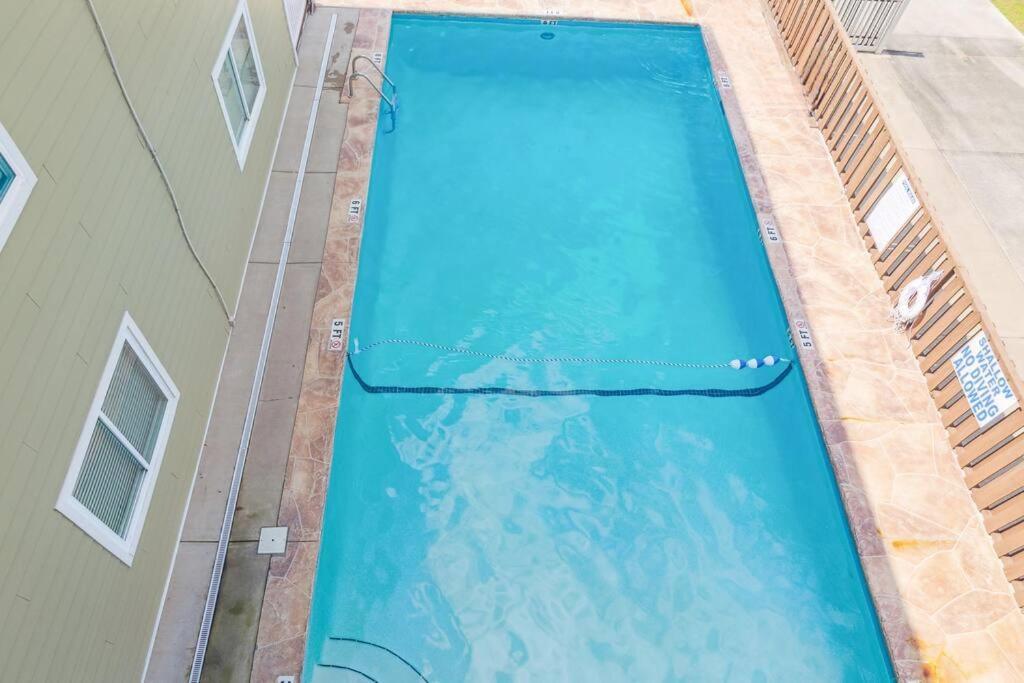 Right Across Beach Pool View Private Balcony By Zen Living Short Term Rental Myrtle Beach Eksteriør bilde