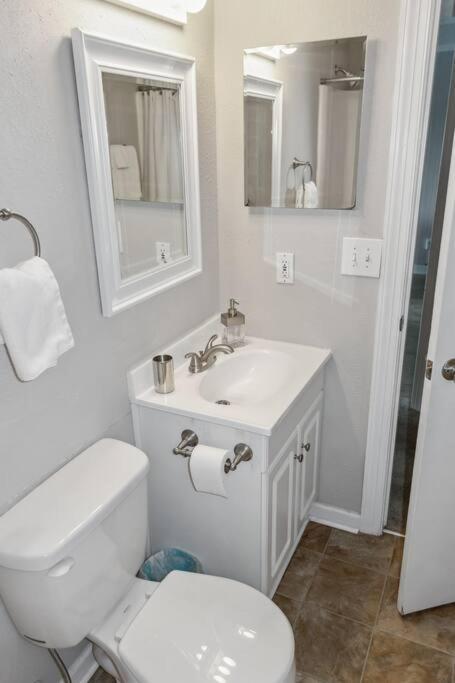 Right Across Beach Pool View Private Balcony By Zen Living Short Term Rental Myrtle Beach Eksteriør bilde
