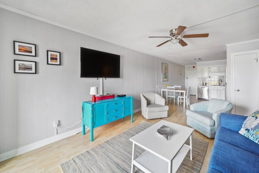 Right Across Beach Pool View Private Balcony By Zen Living Short Term Rental Myrtle Beach Eksteriør bilde